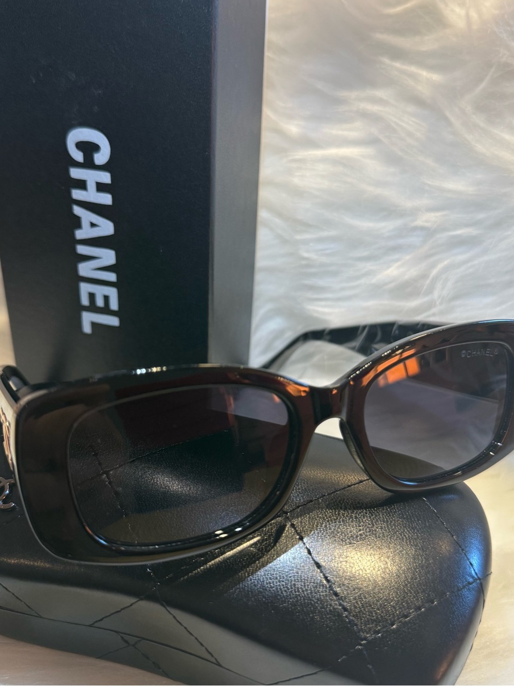 CHANEL Brown Tortoiseshell Oval Sunglasses with Gradient Lenses